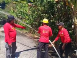 Tim DEWA Desa Trucuk Uji Kesiapsiagaan Kebakaran, Sekaligus Bersihkan Jaringan Pipa Air Bersih Warga